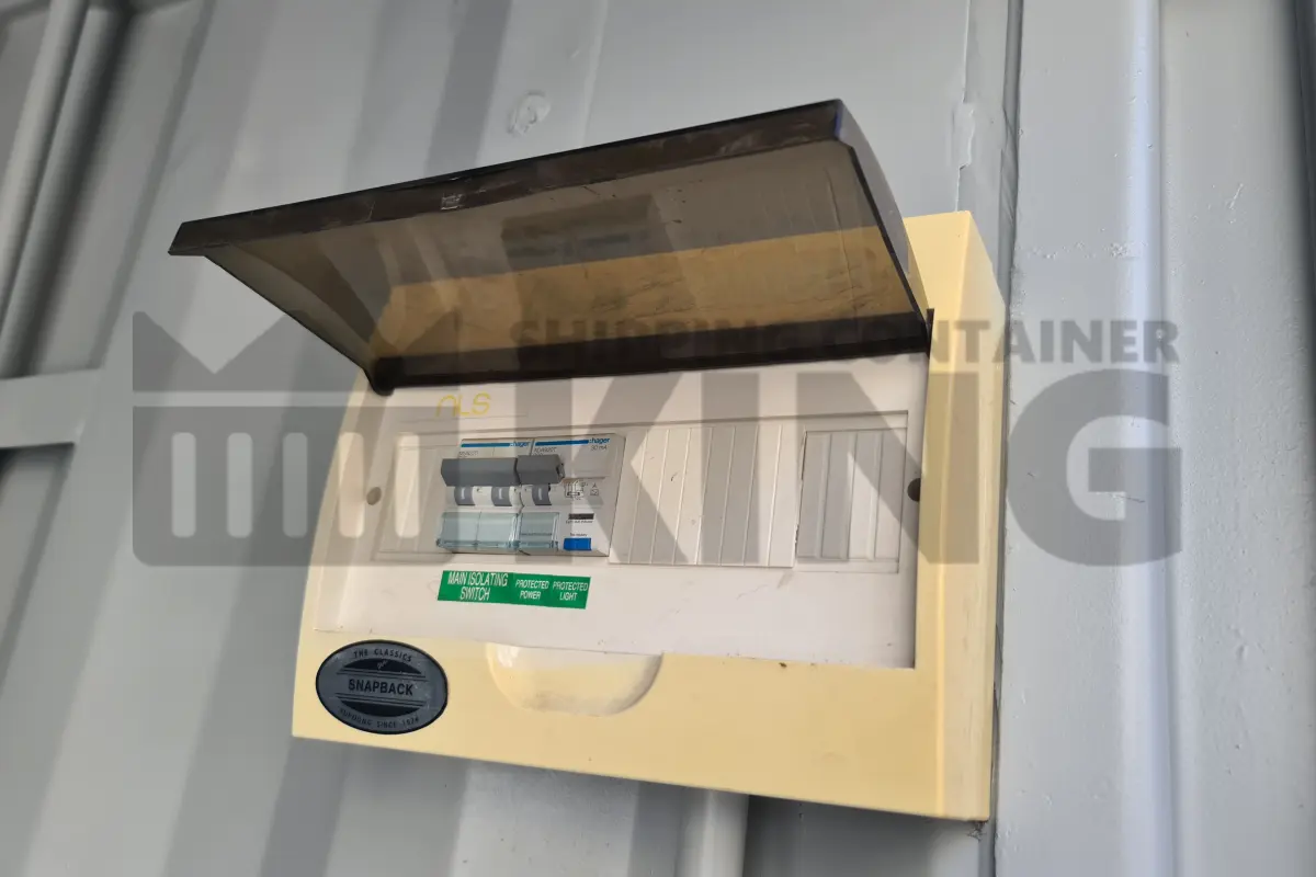 Container product image.